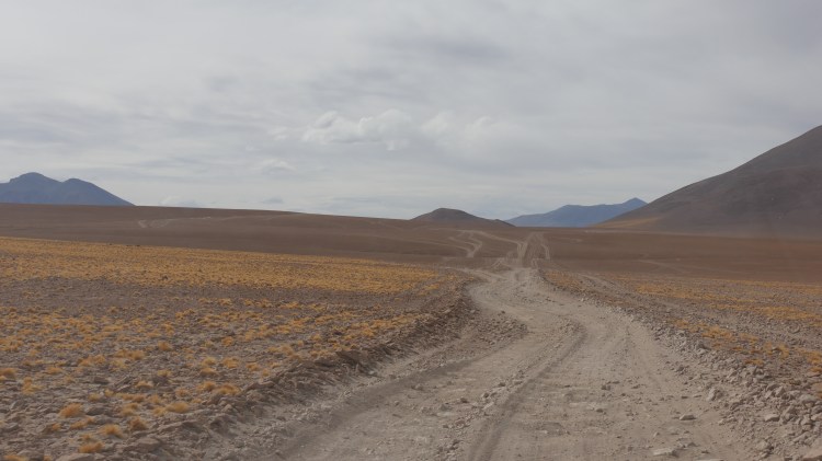 002-schotterpiste-zur-laguna-colorada